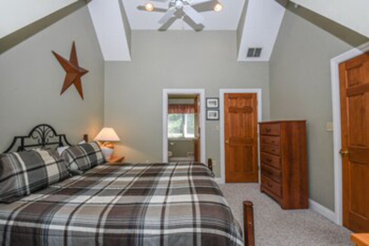 Room 40 of 49