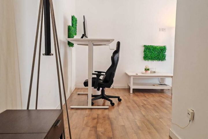 Room 6 of 14