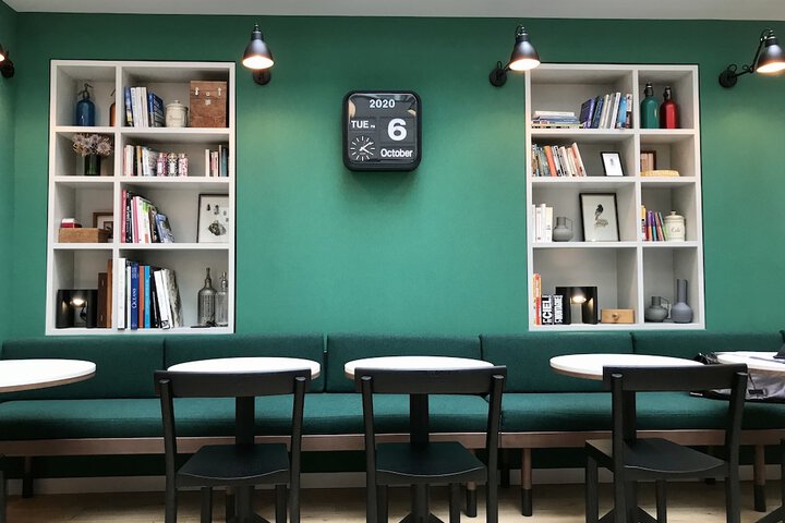 Lounge 46 of 60