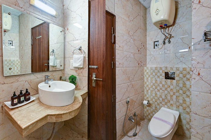 Room 44 of 49