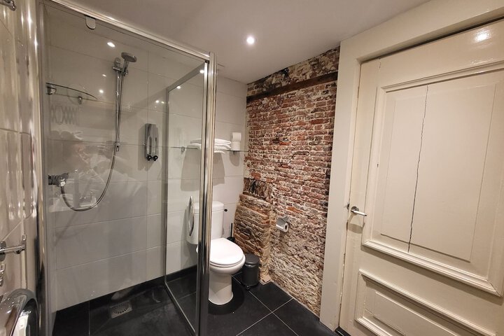 Room 40 of 61