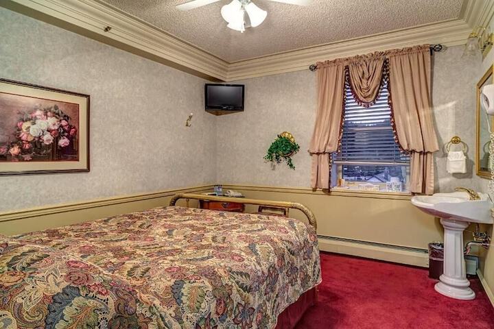 Room 11 of 47