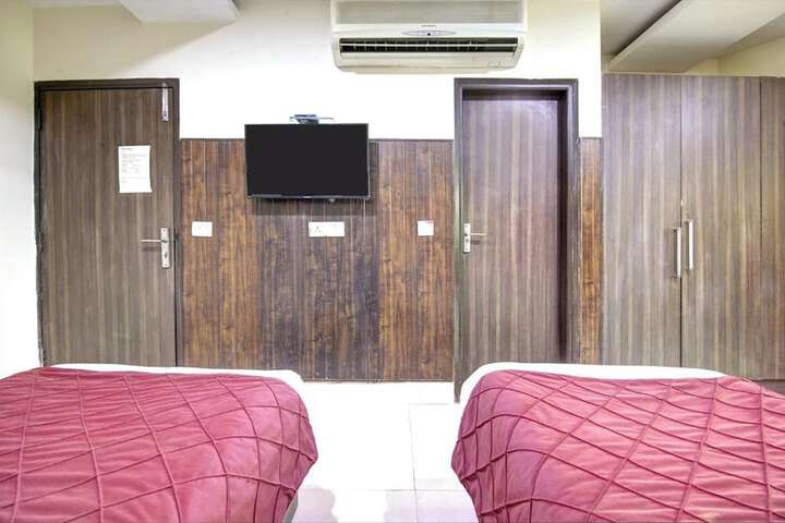 Room 25 of 60
