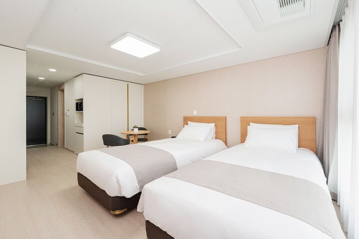 Room 11 of 39