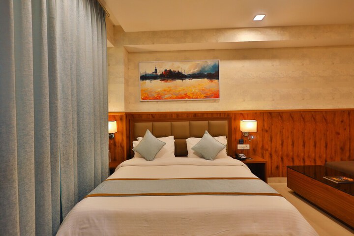 Room 12 of 21
