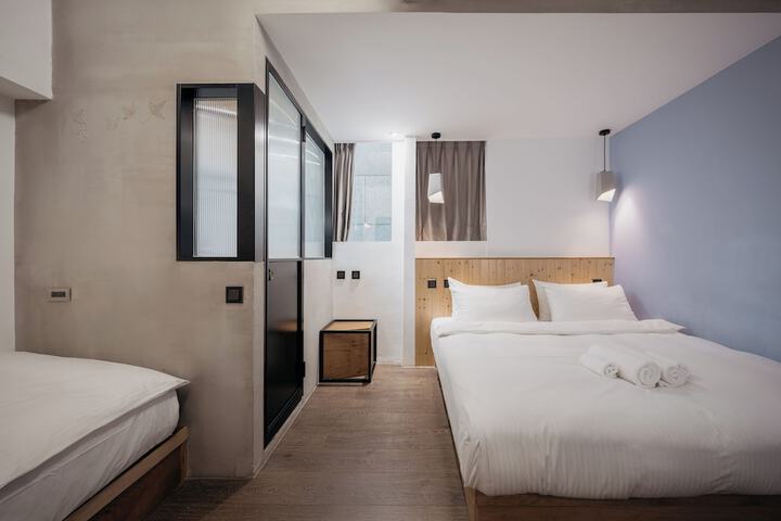 Room 29 of 61