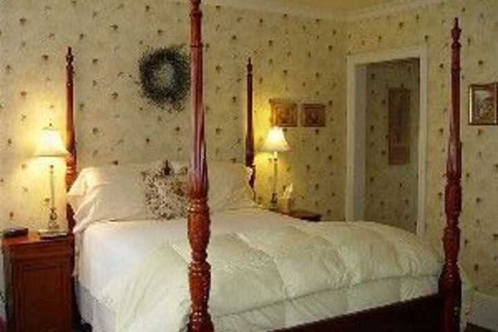 Room 11 of 20