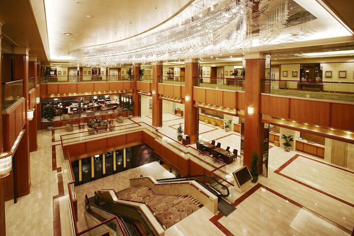 Entrance & Lobby