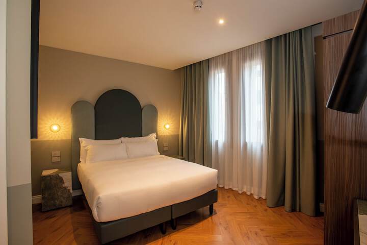 Room 22 of 109