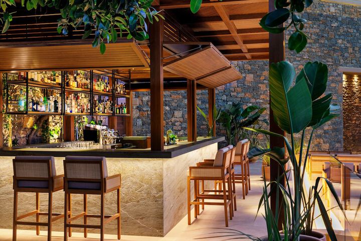 Lounge 216 of 241