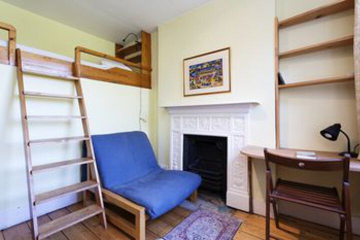 Room 12 of 25