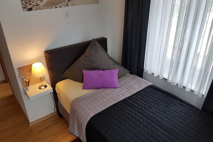 Room 12 of 30