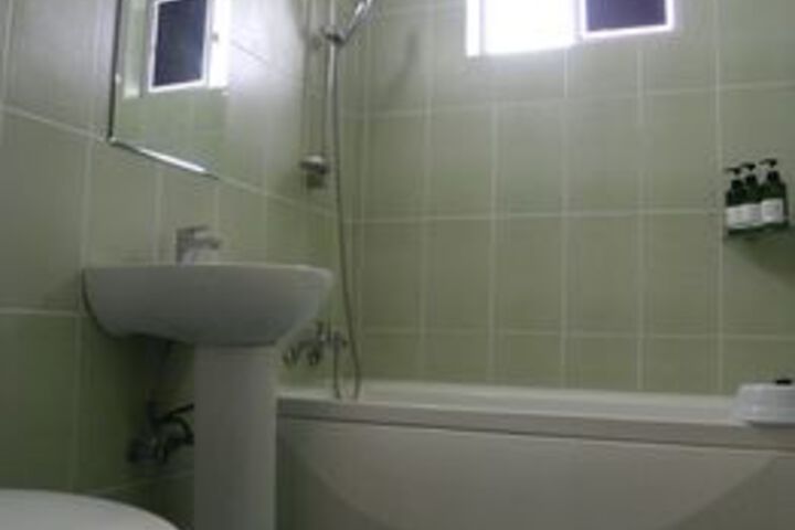 Room 6 of 53
