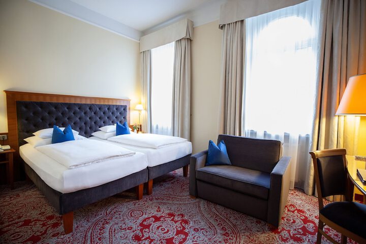 Room 15 of 65