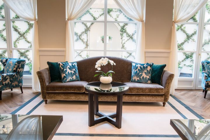 Lounge 57 of 62