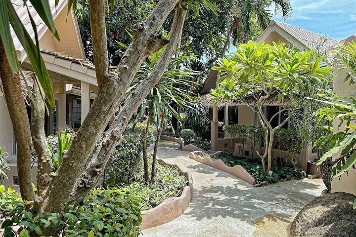 Hotel Exterior 57 of 68