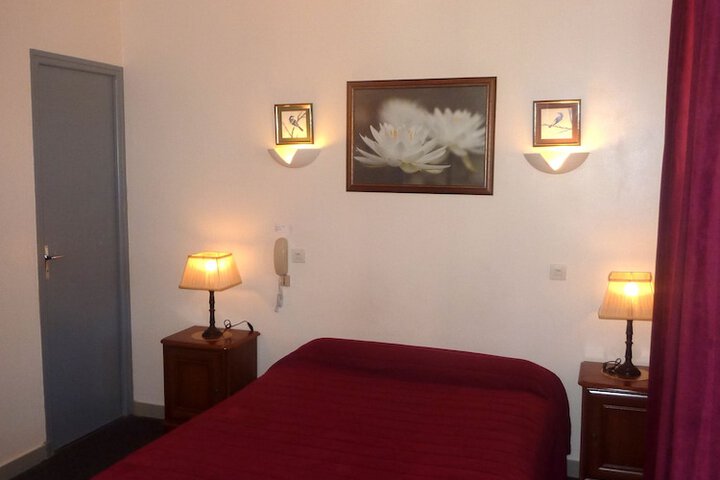 Room 3 of 37