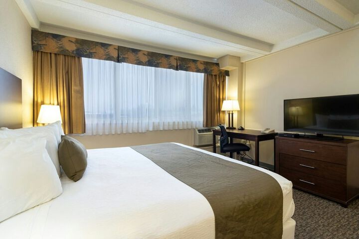 Room 10 of 20