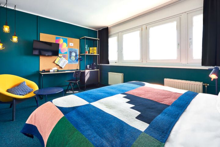 Room 9 of 35