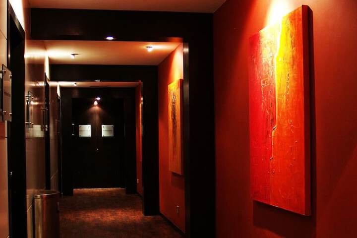 Ballroom/Hall 28 of 44