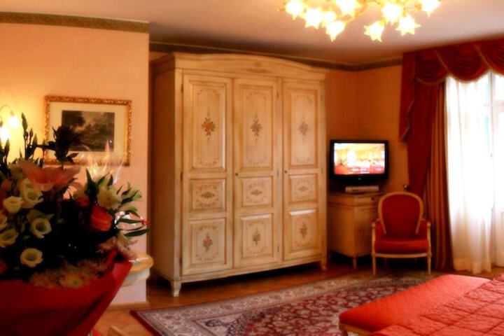 Room 12 of 161