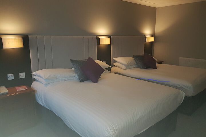 Room 6 of 75