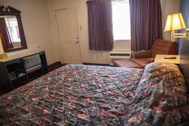 Room 11 of 20