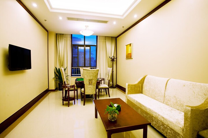 Room 17 of 48