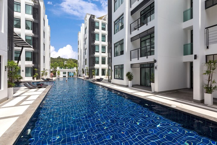 Hotel Pool