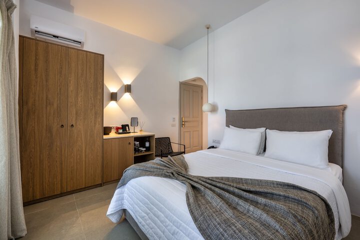 Room 32 of 163