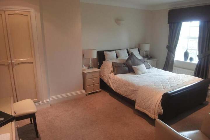 Room 2 of 17