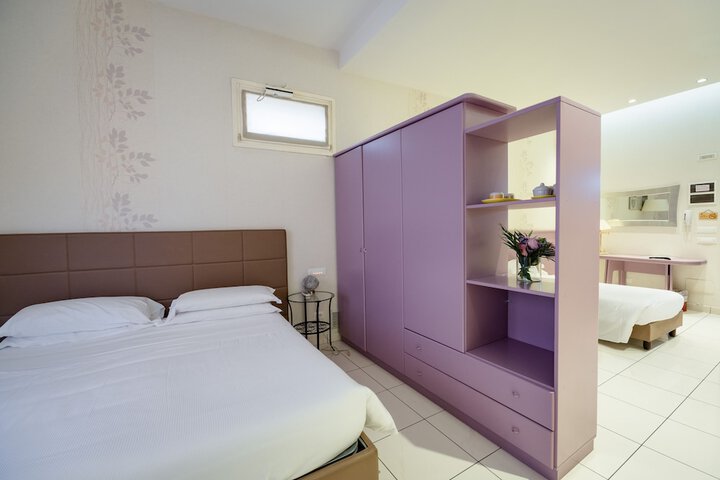 Room 52 of 116