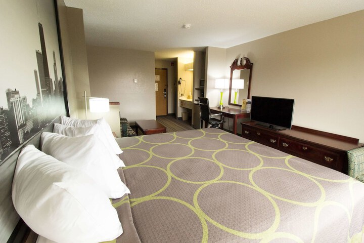 1 King Bed (21 of 28)
