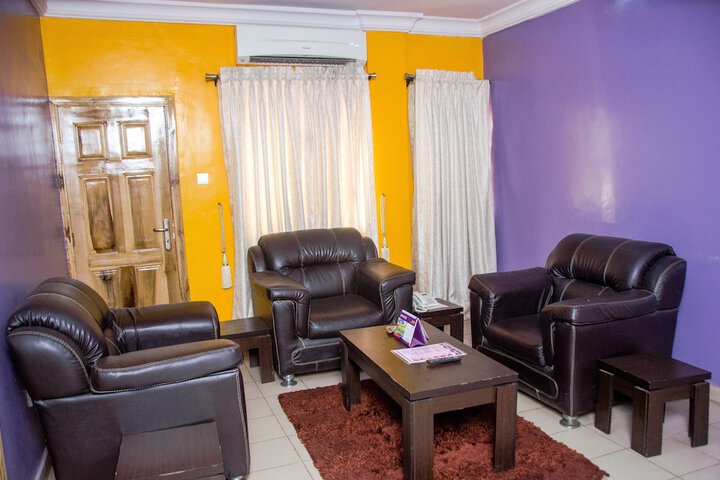 Room 8 of 23