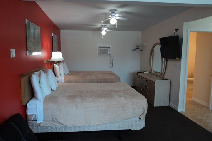 Room 2 of 43