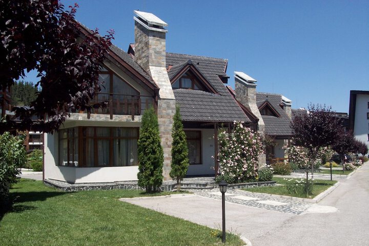 Hotel Exterior 2 of 38