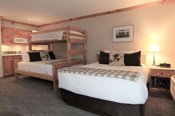 Room 16 of 40
