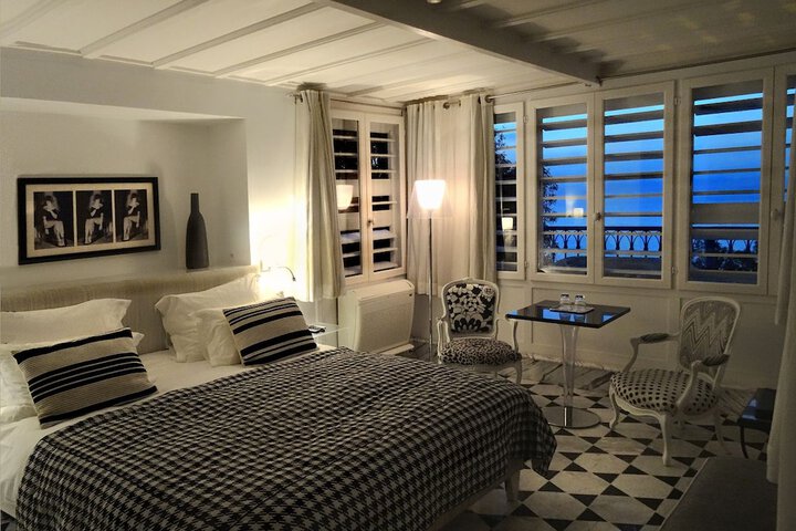 Room 17 of 65