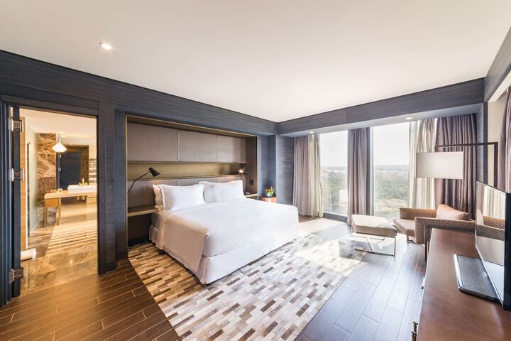 Room 10 of 118