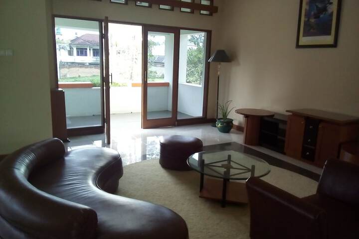 Room 10 of 18