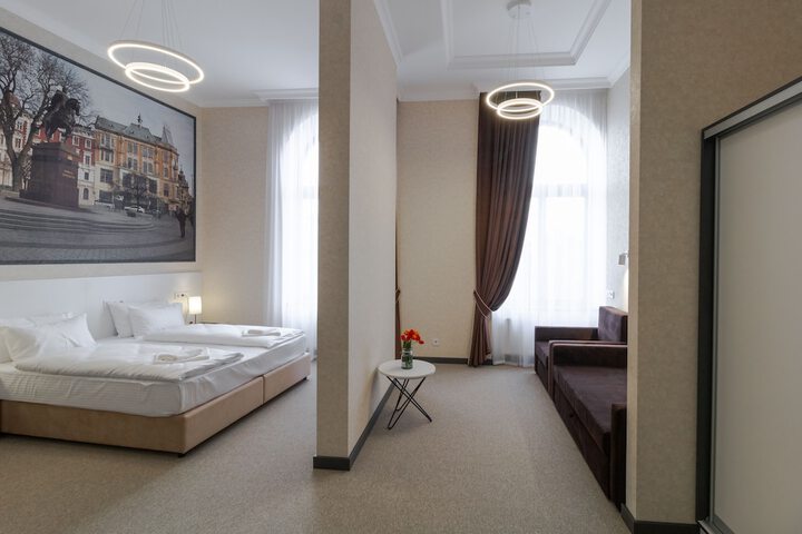 Room 26 of 146