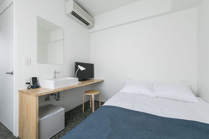 Room 16 of 74