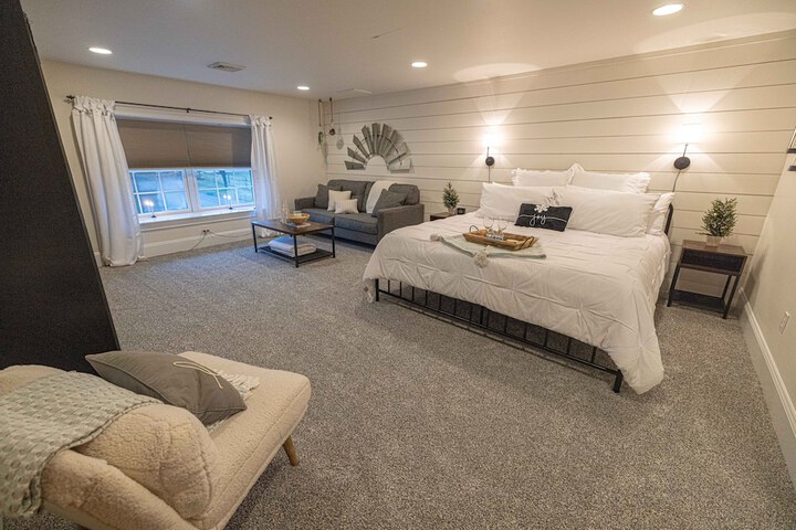 Room 8 of 34