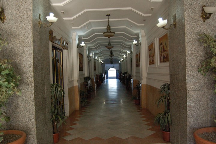 Ballroom/Hall 26 of 37