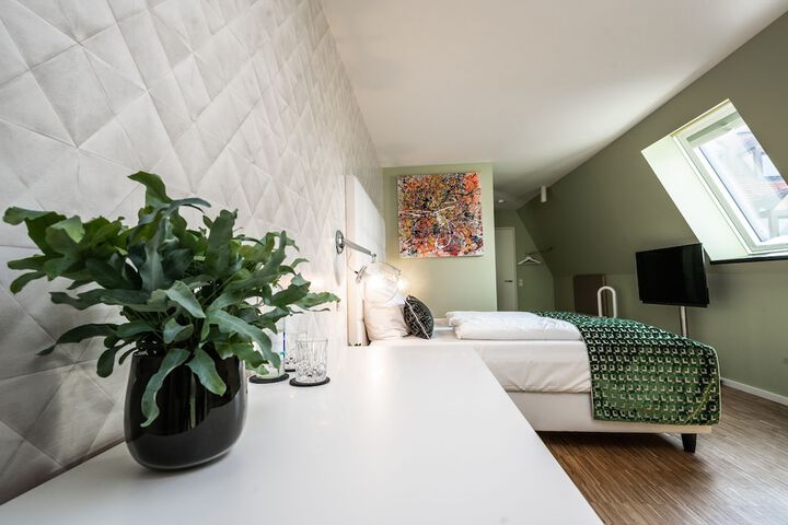 Room 30 of 75