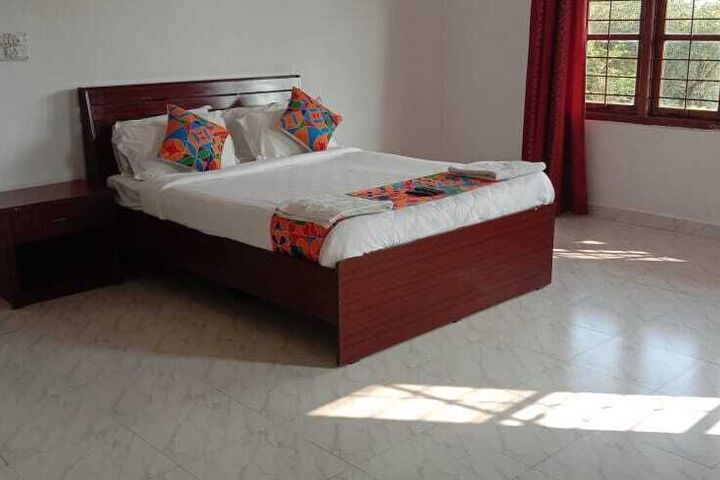 Room 12 of 30