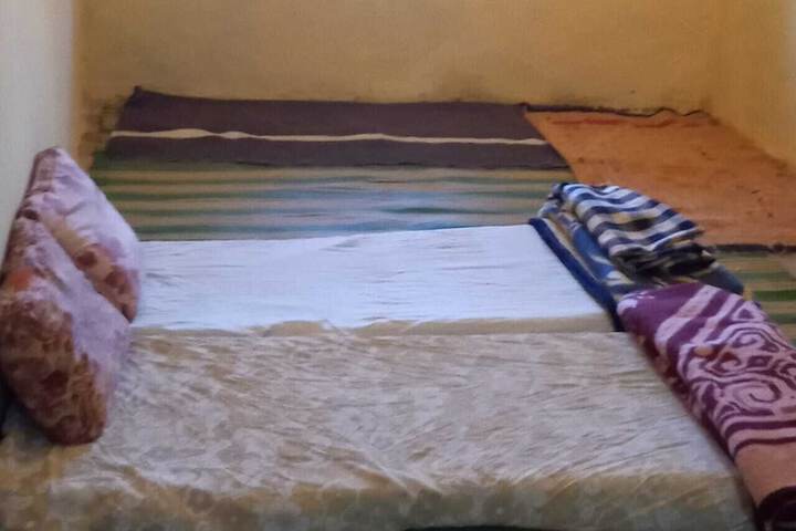 Room 4 of 6
