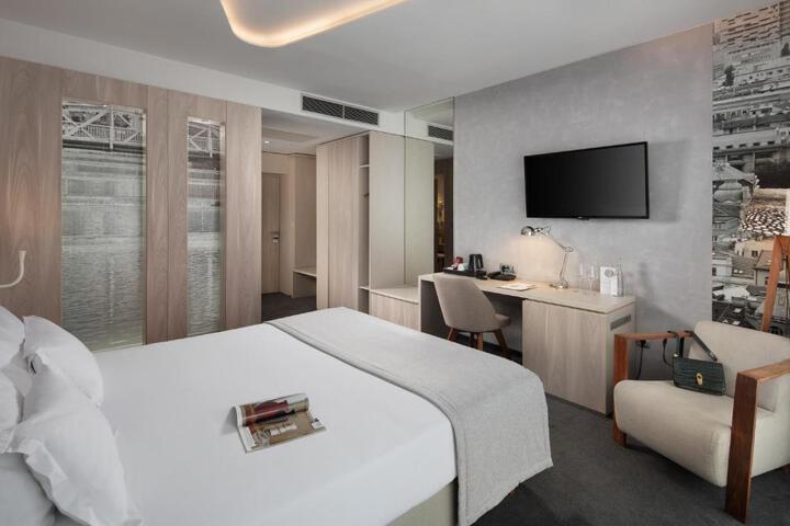 Suite Room