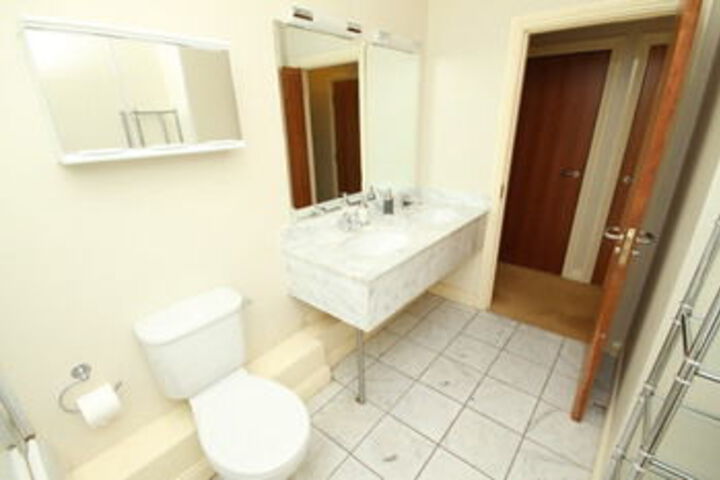 Room 3 of 20