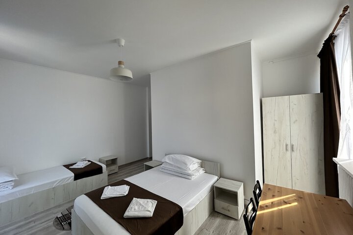 Room 16 of 39